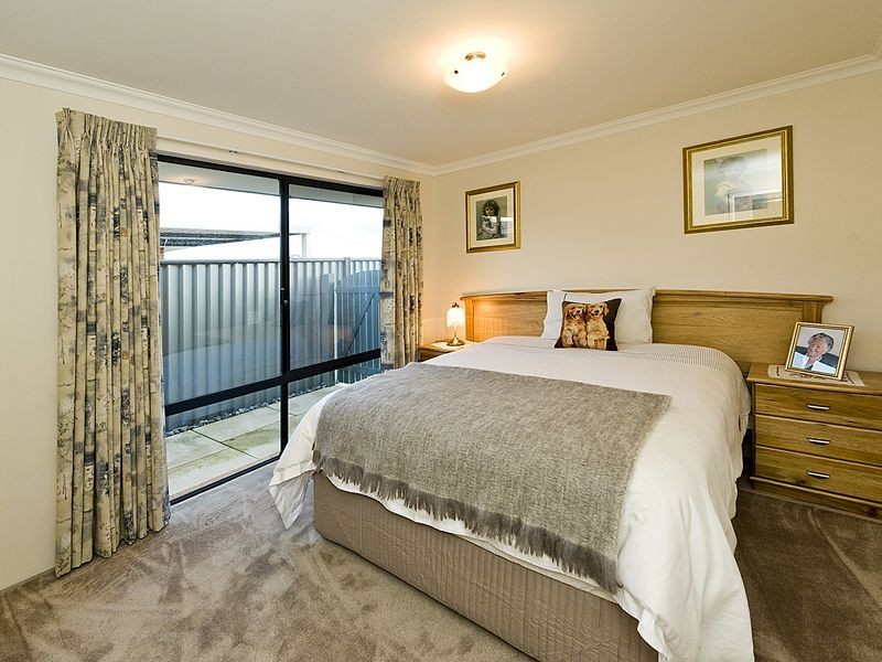 12 Knoop Drive, Darling Downs WA 6122