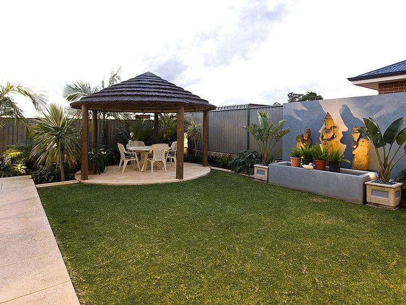 12 Knoop Drive, Darling Downs WA 6122