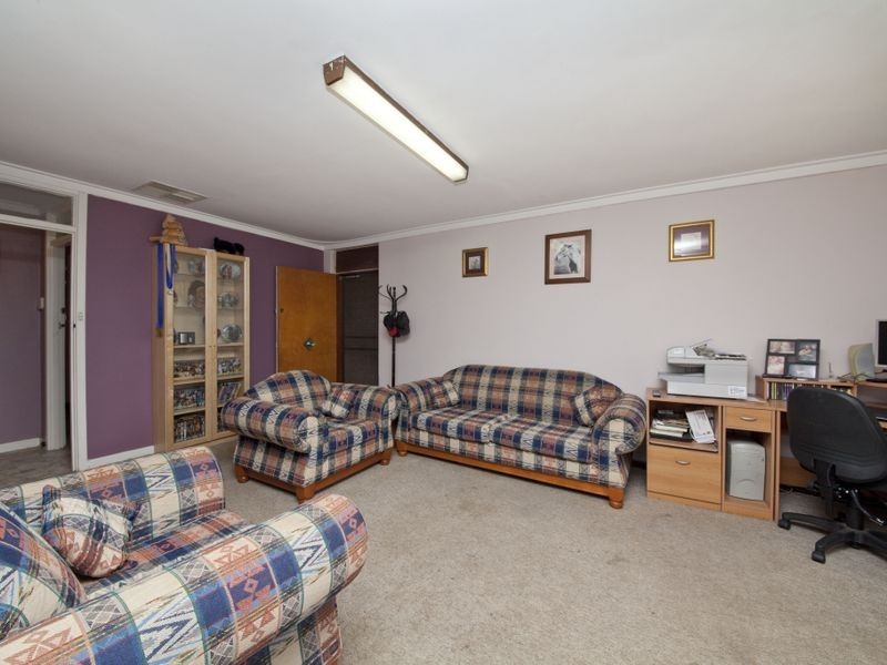 9 Oscar Street, Armadale WA 6112