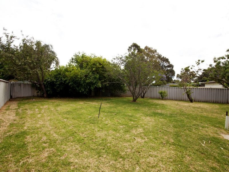 9 Oscar Street, Armadale WA 6112