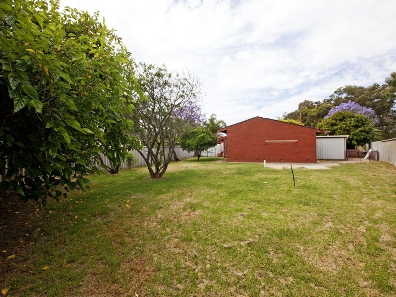 9 Oscar Street, Armadale WA 6112