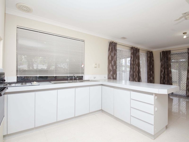 18 Candish Grove, Seville Grove WA 6112