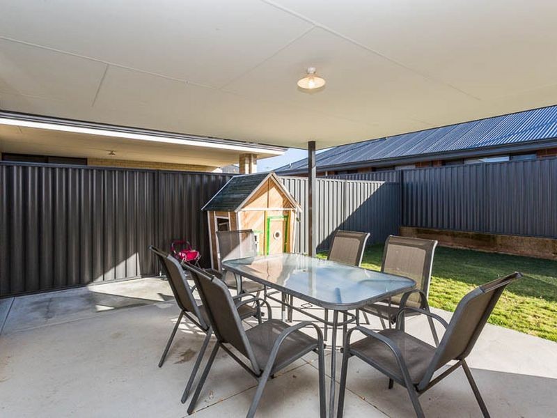 7 Peridot Parkway, Byford WA 6122