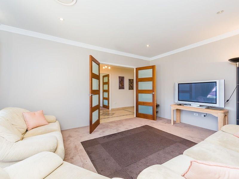 7 Gadd Avenue, Darling Downs WA 6122