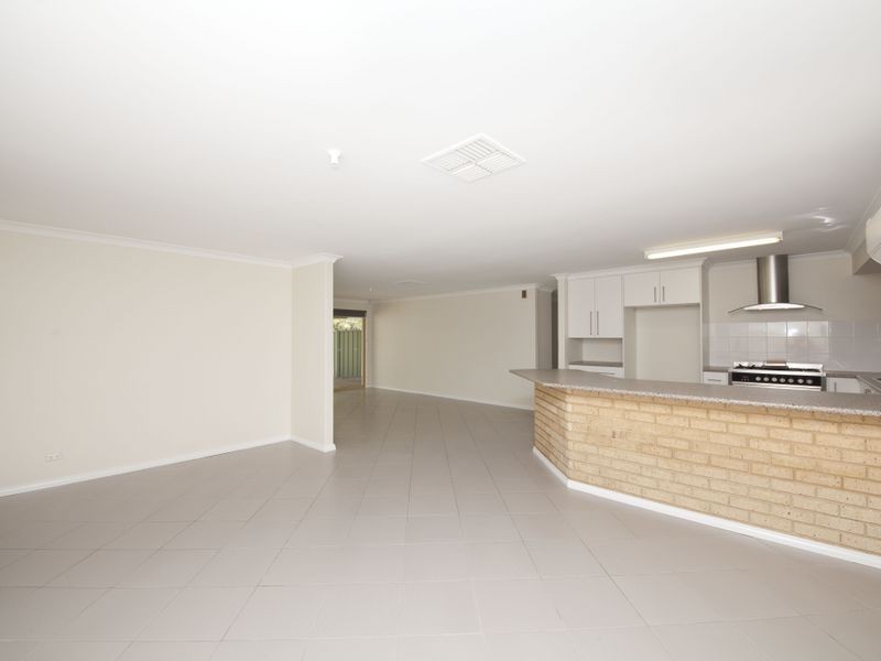 11 Ardross Street, Seville Grove WA 6112