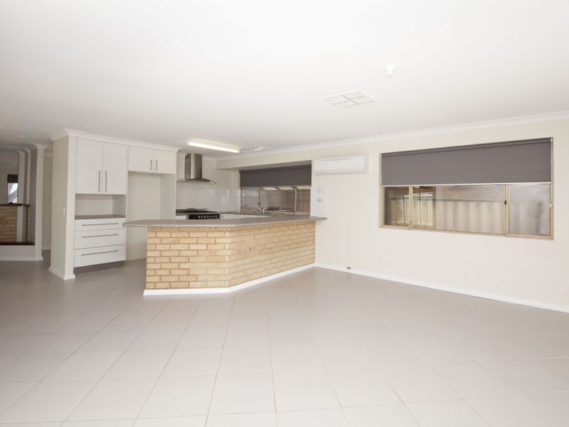 11 Ardross Street, Seville Grove WA 6112