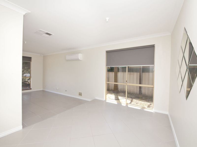 11 Ardross Street, Seville Grove WA 6112