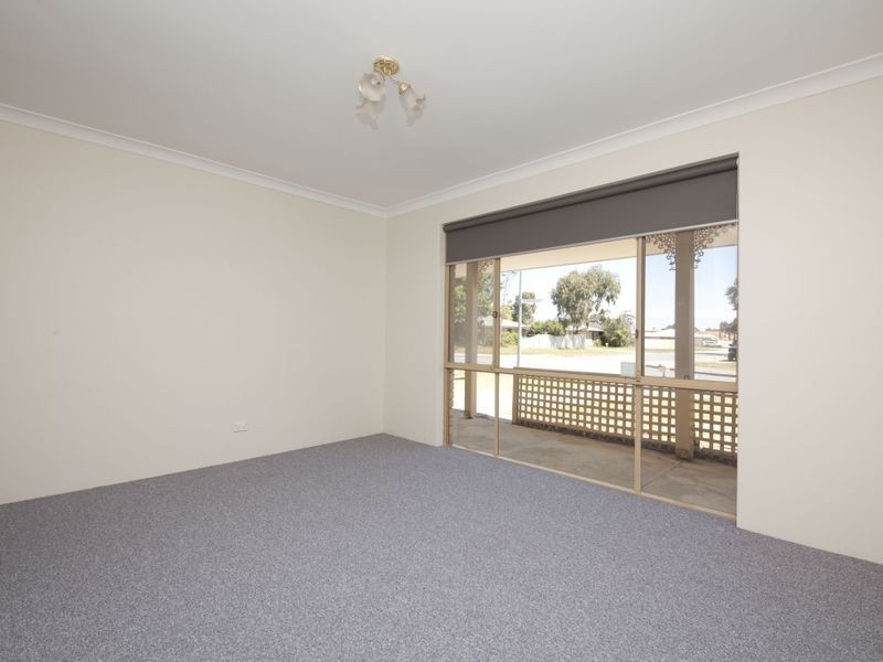 11 Ardross Street, Seville Grove WA 6112