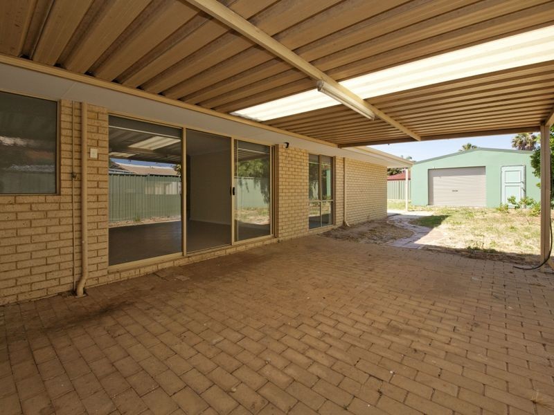 11 Ardross Street, Seville Grove WA 6112