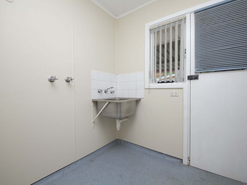 26 Ravenscroft Way, Kelmscott WA 6111