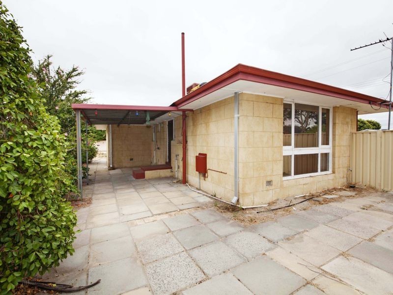 26 Ravenscroft Way, Kelmscott WA 6111