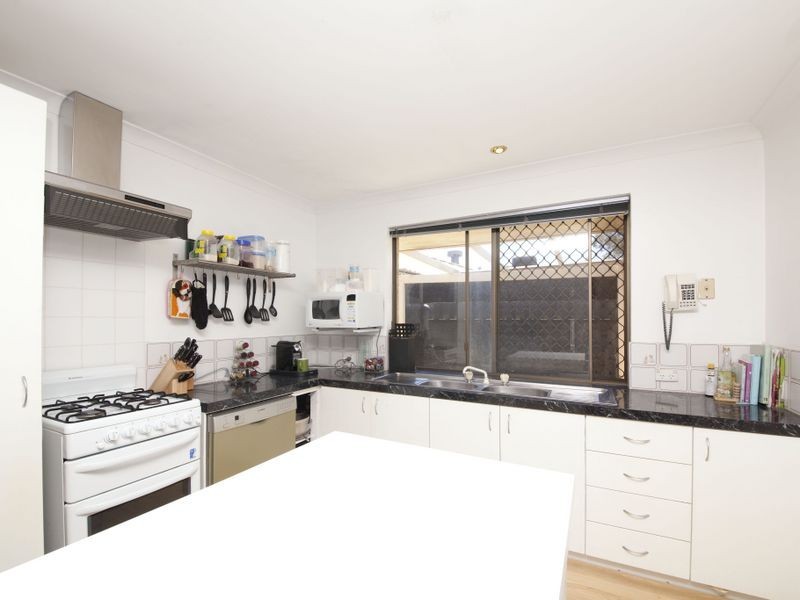 12 Malu Court, Camillo WA 6111