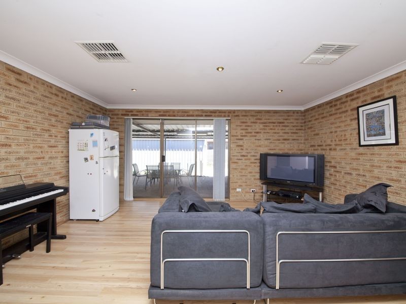 12 Malu Court, Camillo WA 6111