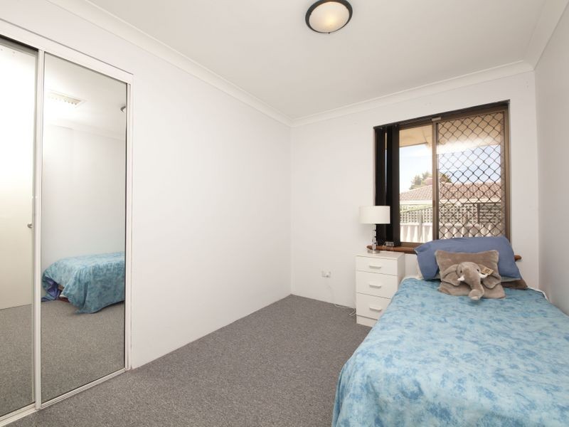 12 Malu Court, Camillo WA 6111