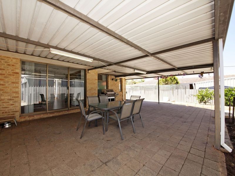 12 Malu Court, Camillo WA 6111