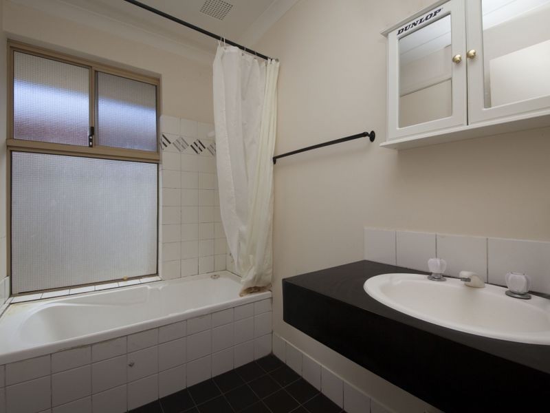 110 Riverside Lane, Seville Grove WA 6112