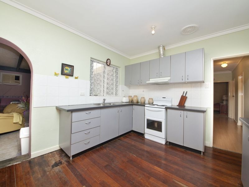 18 Brigalow Way, Armadale WA 6112