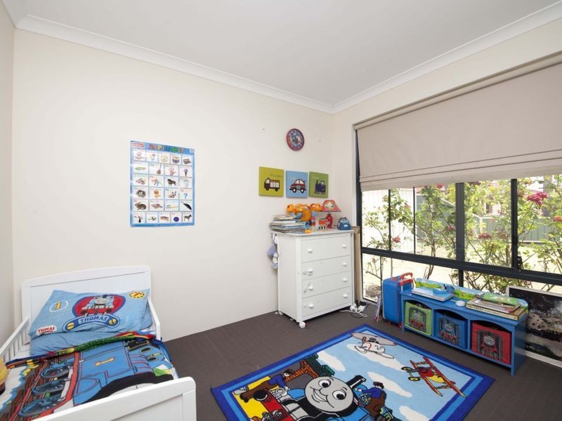 16 Crowlin Gardens, Seville Grove WA 6112