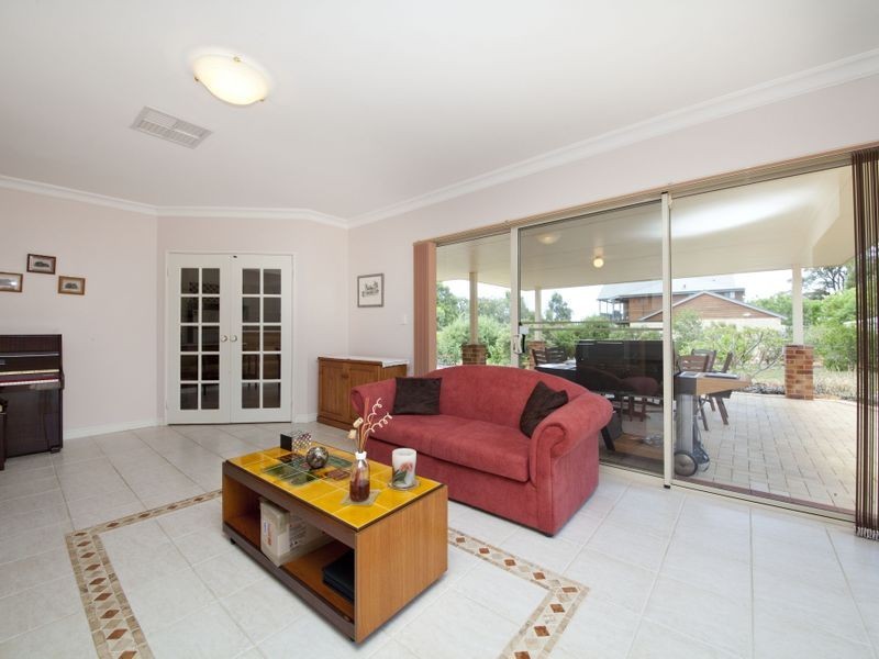 26 Powderbark Close, Jarrahdale WA 6124