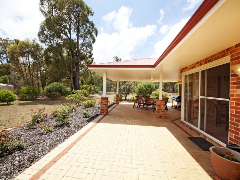 26 Powderbark Close, Jarrahdale WA 6124