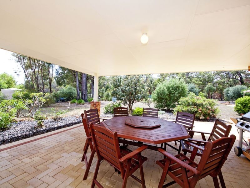 26 Powderbark Close, Jarrahdale WA 6124