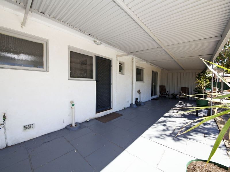 5 Kari Court, Camillo WA 6111