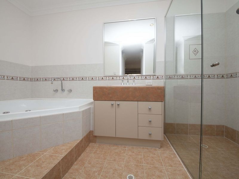 8 Rise Court, Mount Richon WA 6112