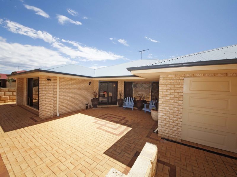 8 Rise Court, Mount Richon WA 6112