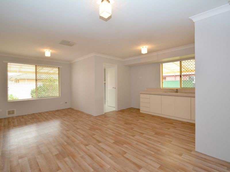 56 Chisholm Circle, Seville Grove WA 6112