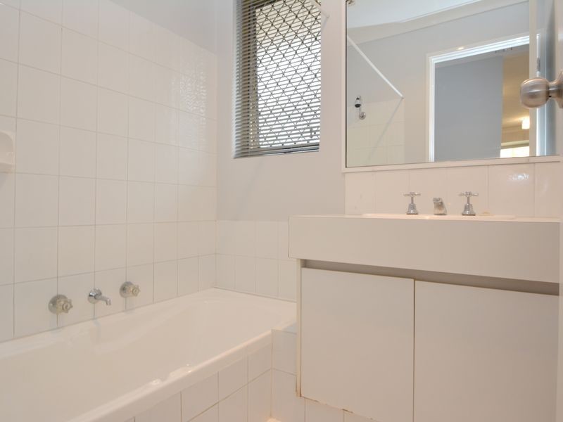 56 Chisholm Circle, Seville Grove WA 6112