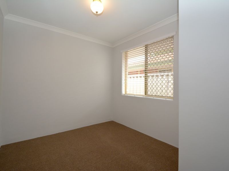 56 Chisholm Circle, Seville Grove WA 6112