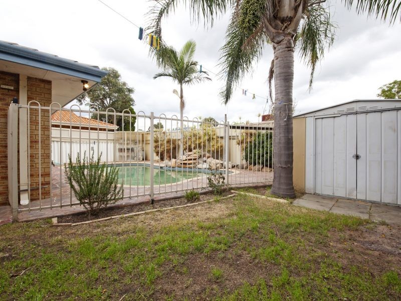 36 Petrel Close, Seville Grove WA 6112