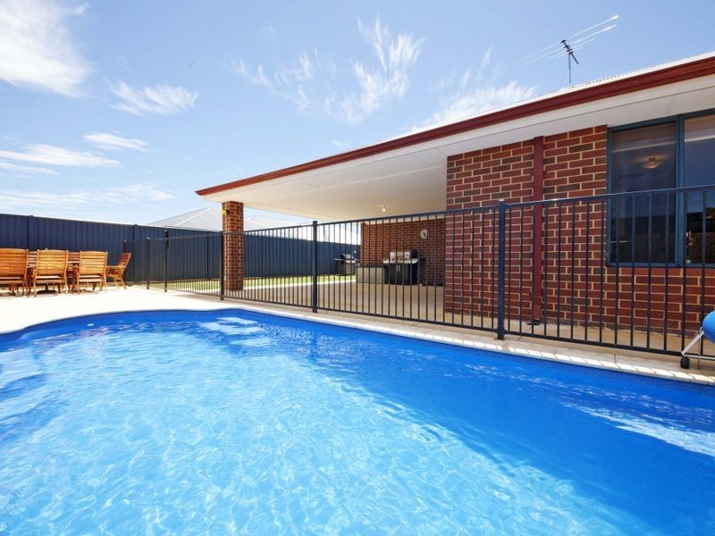 1 Peach Way, Darling Downs WA 6122