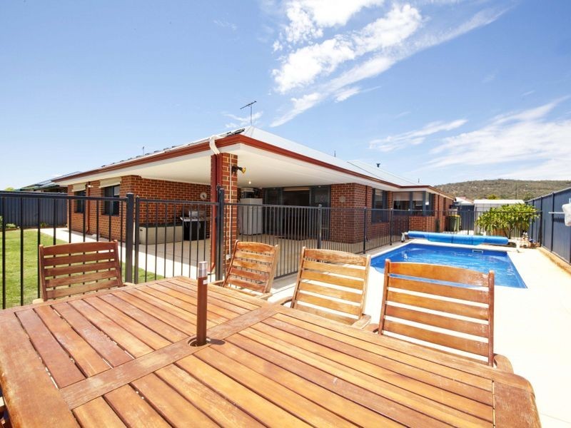 1 Peach Way, Darling Downs WA 6122