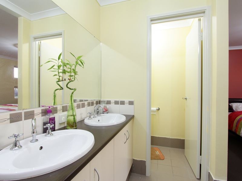 20 Rosemary Street, Wattle Grove WA 6107