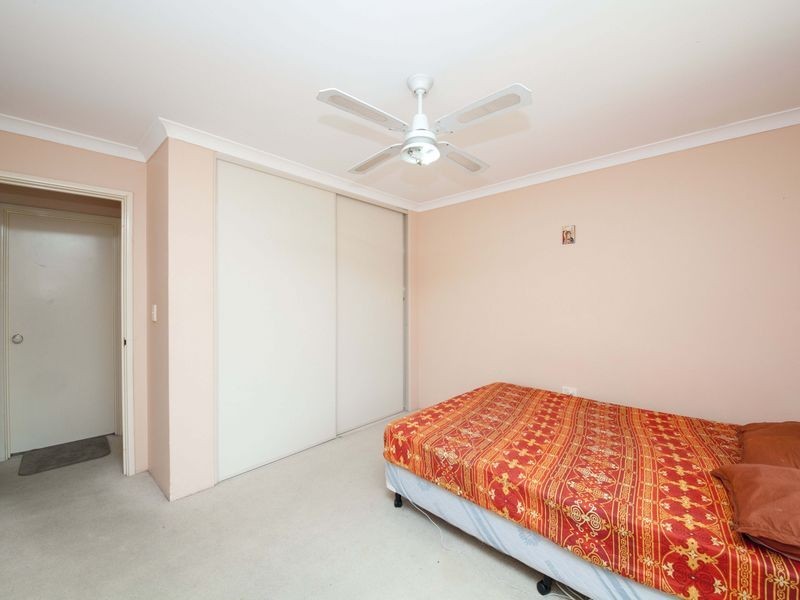 2/11 Wellington Street, Queens Park WA 6107