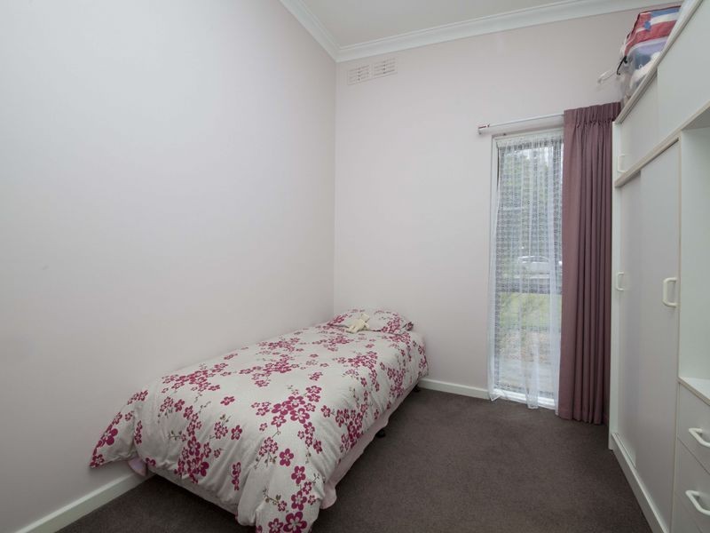 14 Hakea Road, Camillo WA 6111