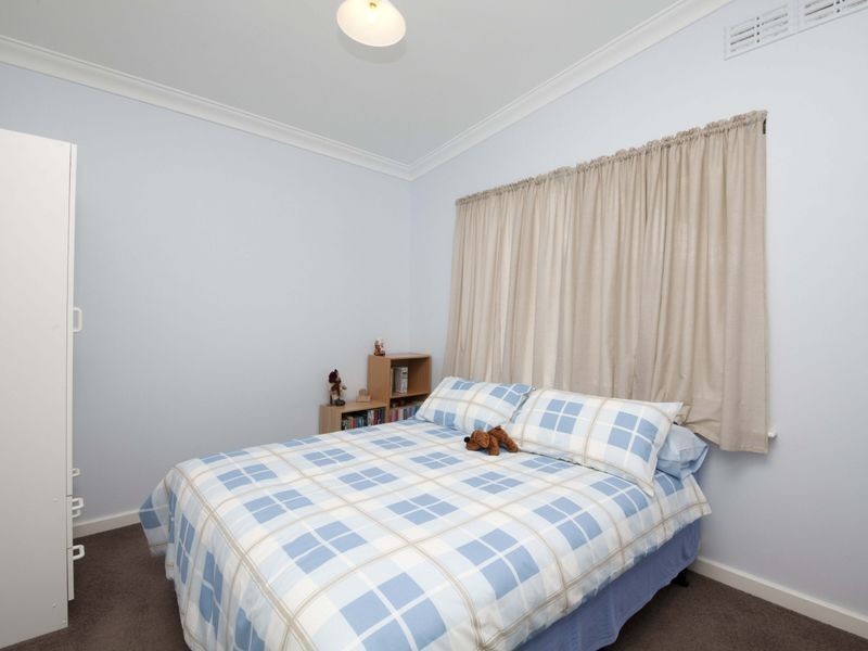 14 Hakea Road, Camillo WA 6111