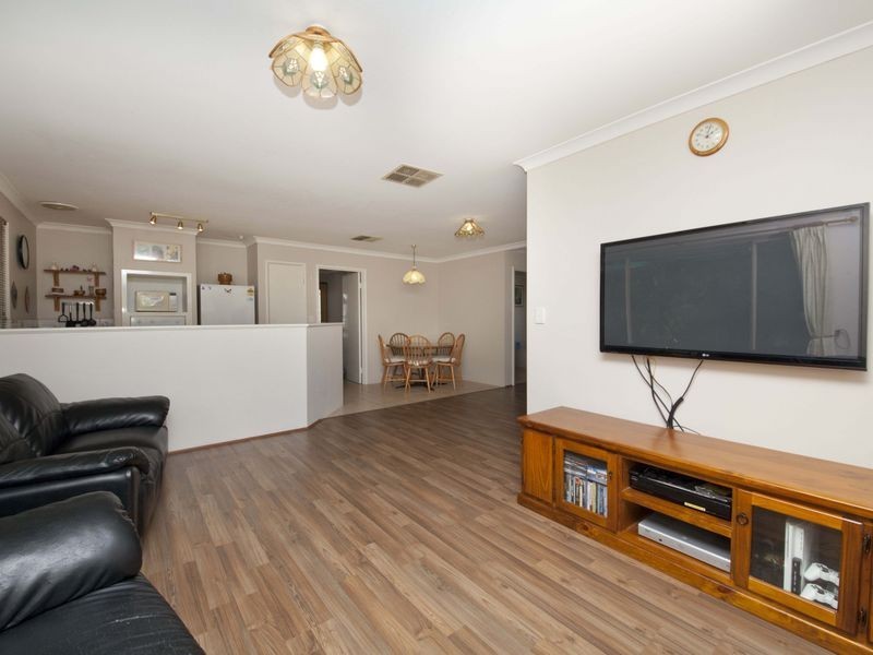 24 Bray Street, Kelmscott WA 6111
