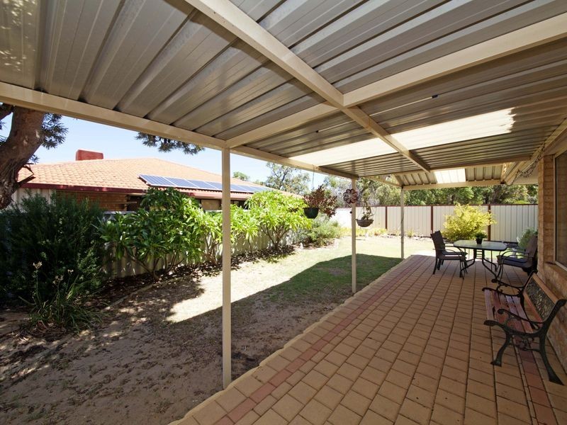 24 Bray Street, Kelmscott WA 6111