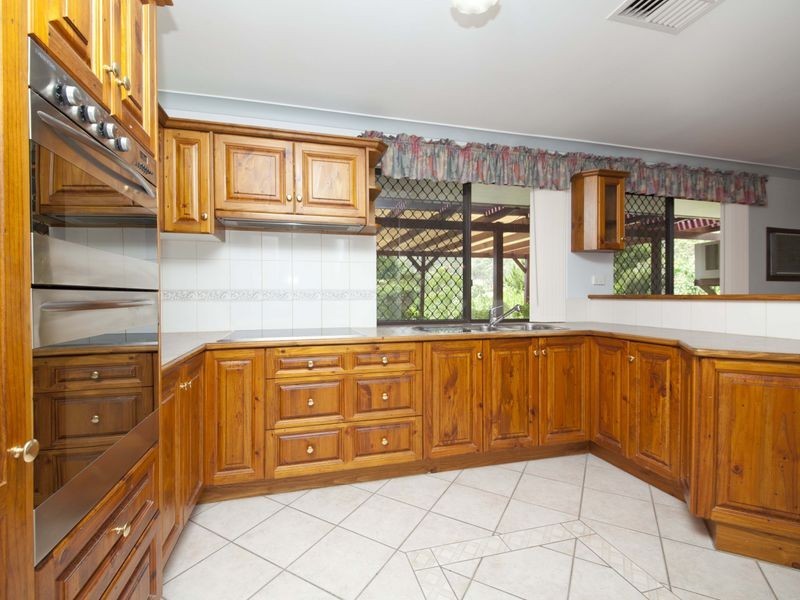 64 Amethyst Crescent, Mount Richon WA 6112