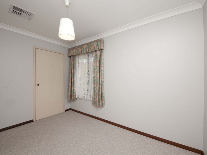 64 Amethyst Crescent, Mount Richon WA 6112