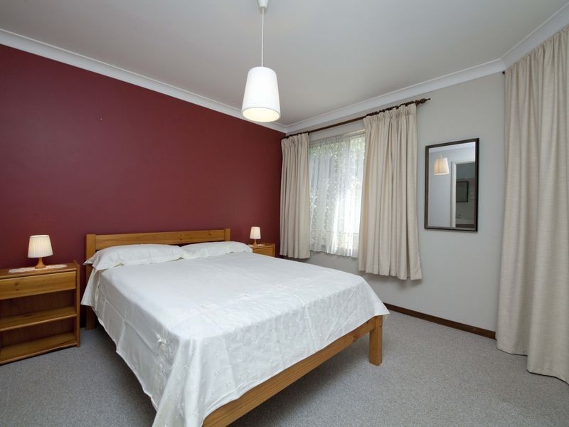 64 Amethyst Crescent, Mount Richon WA 6112