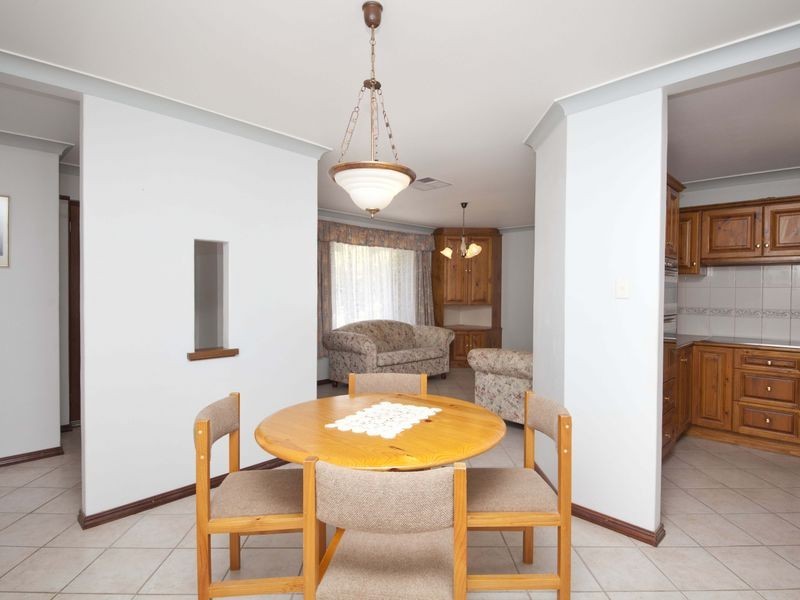 64 Amethyst Crescent, Mount Richon WA 6112