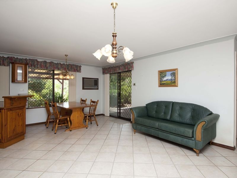 64 Amethyst Crescent, Mount Richon WA 6112