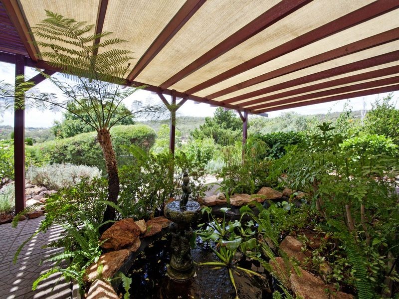 64 Amethyst Crescent, Mount Richon WA 6112