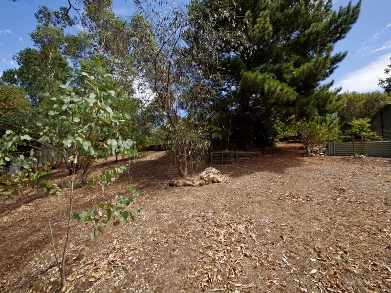 64 Amethyst Crescent, Mount Richon WA 6112