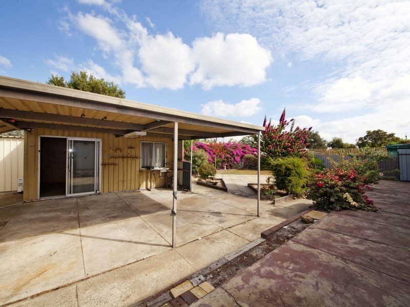 6 Stott Close, Armadale WA 6112