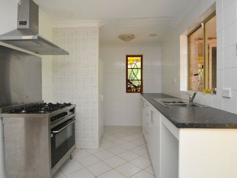 44 Saunders Way, Karragullen WA 6111