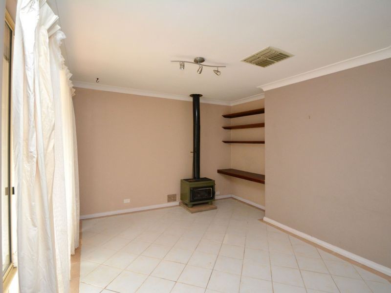 44 Saunders Way, Karragullen WA 6111